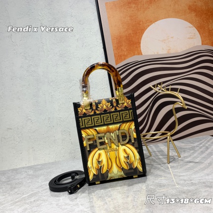 Fendi AAA+++ Handbags in 155745