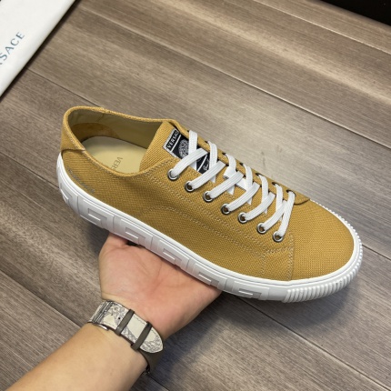 Versace Sneakers For Men in 155882