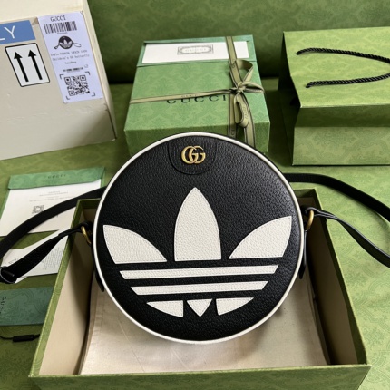 New Arrivals Gucci x adidas Shoulder bags in top quality in 155961