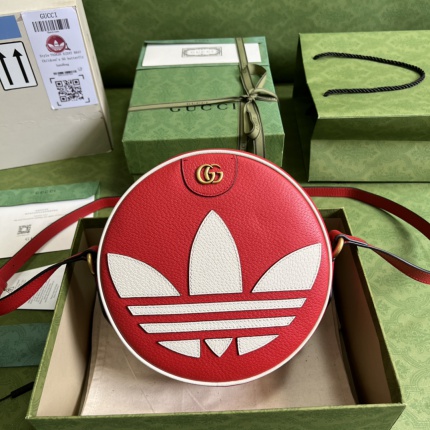 New Arrivals Gucci x adidas Shoulder bags in top quality in 155963