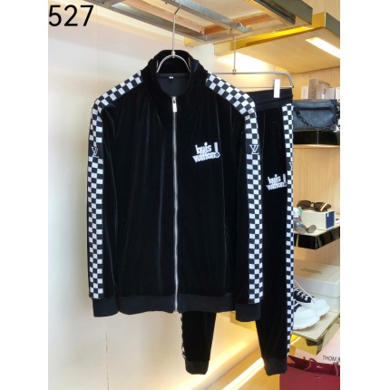 New Arrivals Louis Vuitton Tracksuits For Men in 156016