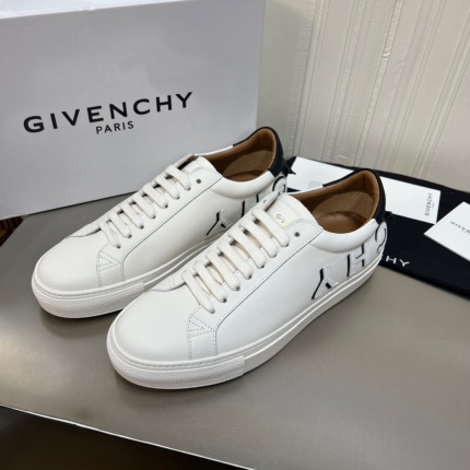 Givenchy Sneakers Size 35-45 in 156099