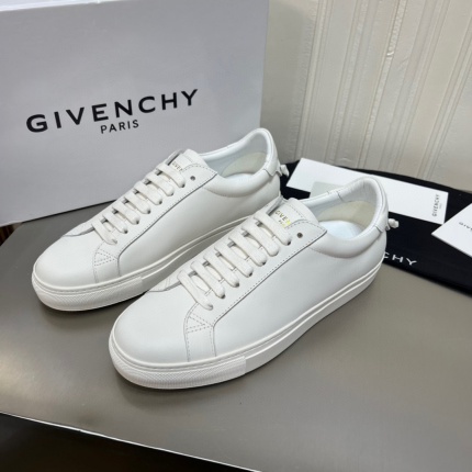 Givenchy Sneakers Size 35-45 in 156102