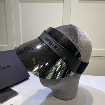 Dior Hats in 156504