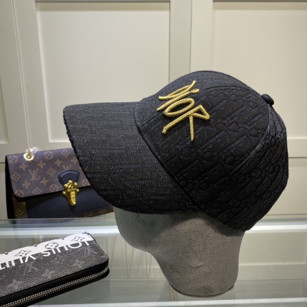 Dior Hats in 156514