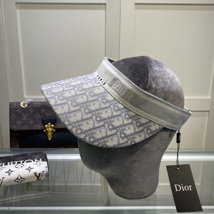 Dior Hats in 156518
