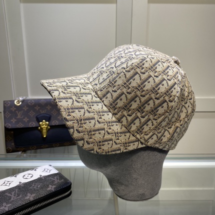 Dior Hats in 156521