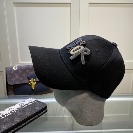 Dior Hats in 156535