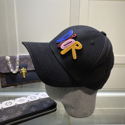 Dior Hats in 156544