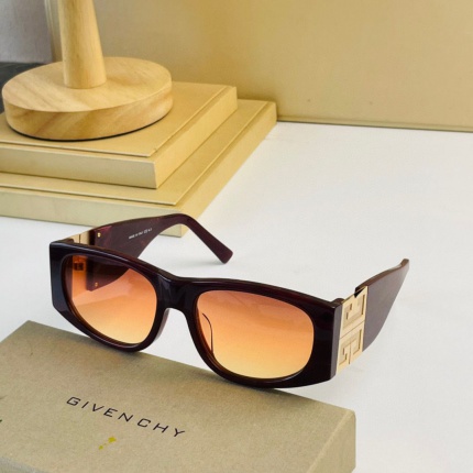 Givenchy AAA Quality Glasses in 156830