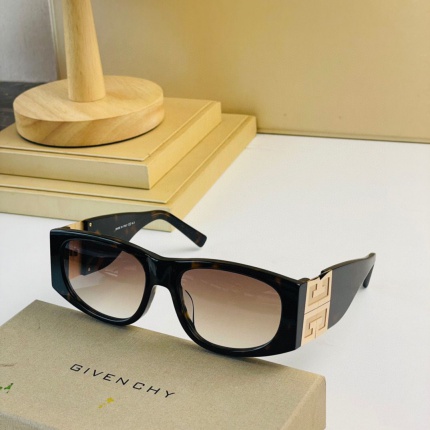 Givenchy AAA Quality Glasses in 156833