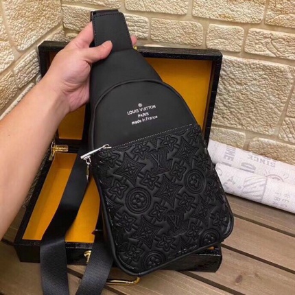 New Arrivals Gucci AAA quality Crossbody Bags For Men in 156967