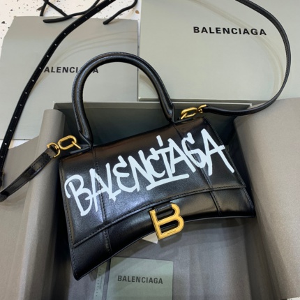 New Arrivals Balenciaga high quality Handbags in 157263