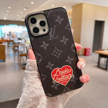 Louis Vuitton AAA+++ Phone cases in 157296