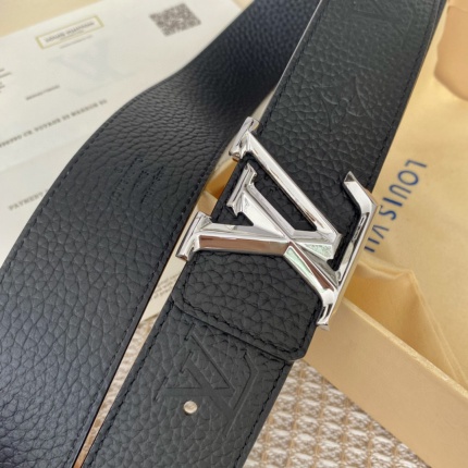 Louis Vuitton AAA Belts in 157357