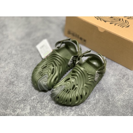 New Arrivals Salehe Bembury x Crocs Sandals size 35-45 in 157370