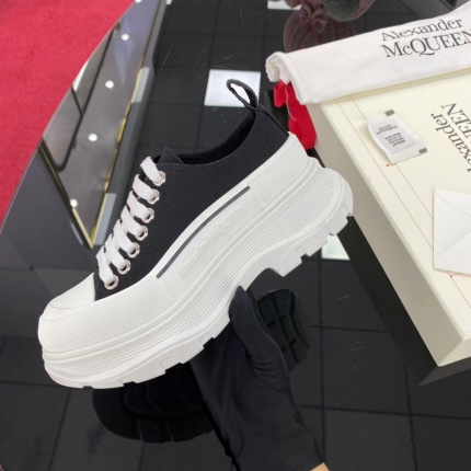 Alexander Mcqueen Sneakers For Women in 157432