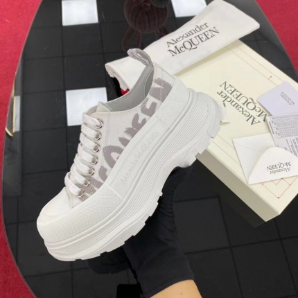 Alexander Mcqueen Sneakers For Women in 157439