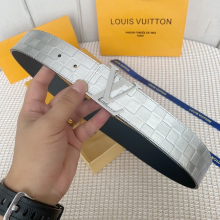Louis Vuitton AAA Belts in 157567
