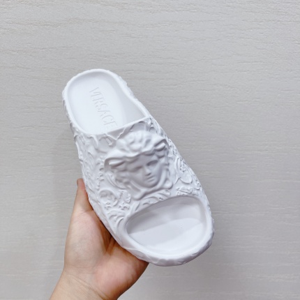 New Arrivals Versace Slippers size 36-46 in 157577