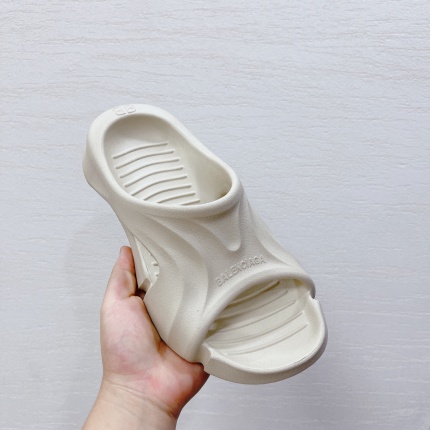 New Arrivals Balenciaga Slippers size 36-45 in 157581