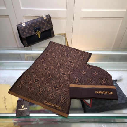 New Arrivals Louis Vuitton Cashmere Scarf and Hat a Set in 157622