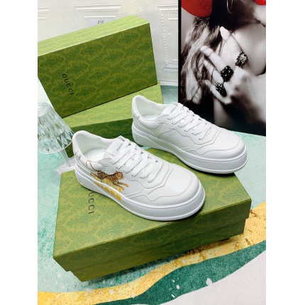 Gucci Sneakers For Women in 157664