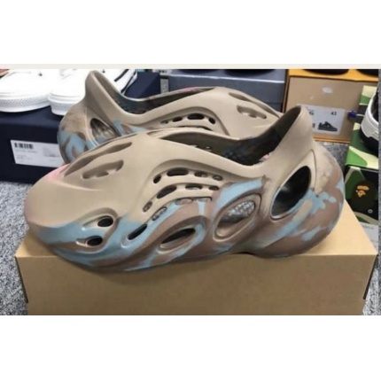 Adidas Yezzy Slides in 157770