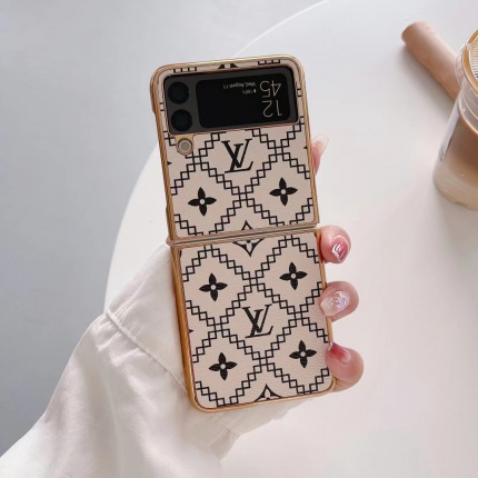 Louis Vuitton AAA+++ Phone cases in 157972