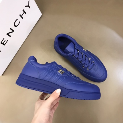 Givenchy Sneakers For Men in 158090