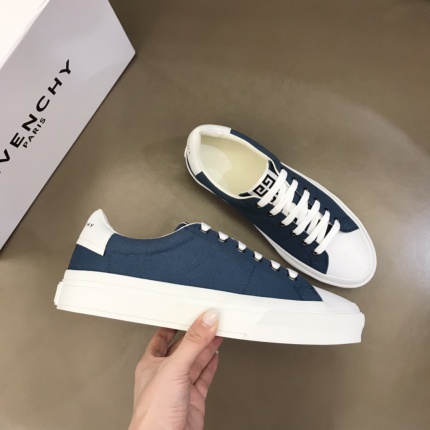 Givenchy Sneakers For Men in 158093