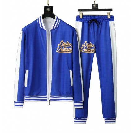 New Arrivals Louis Vuitton Tracksuits For Men in 158242