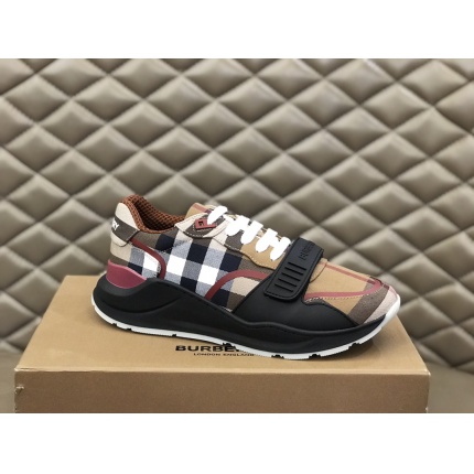 Burberry Sneakers For Men in 158986