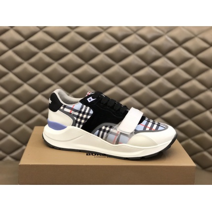 Burberry Sneakers For Men in 158988