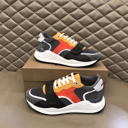 Burberry Sneakers For Men in 158992