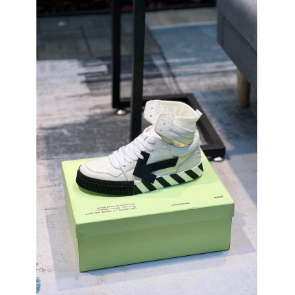 New Arrivals OFF White Top Sneakers For Men in 159303