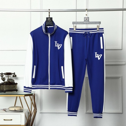 New Arrivals Louis Vuitton Tracksuits For Men in 159436