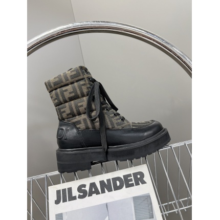 New Arrivals High quality Fendi Boots For Women in 160145