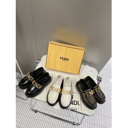 New Arrivals High quality Fendi Loafers For Women in 160148