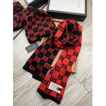 Gucci Beanies in 160233