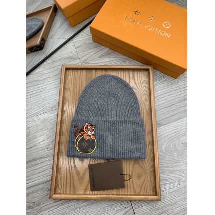 Louis Vuitton  Hats in 160259