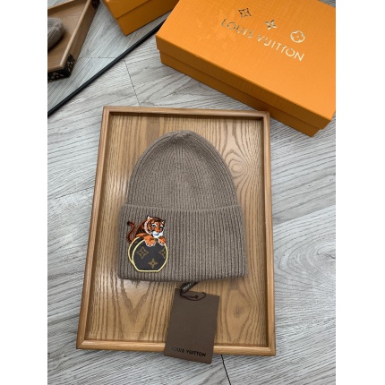 Louis Vuitton  Hats in 160260