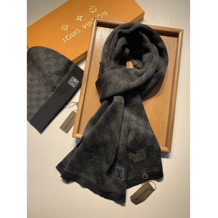 Louis Vuitton  Hats in 160274