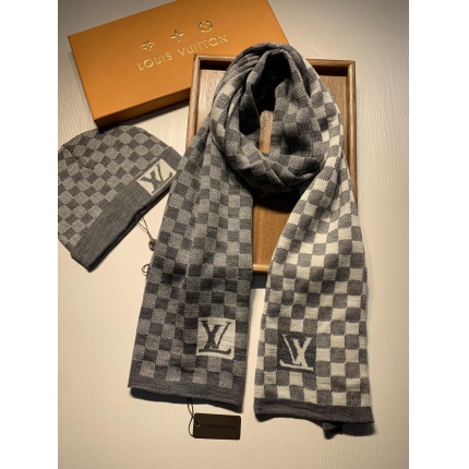 Louis Vuitton  Hats in 160279