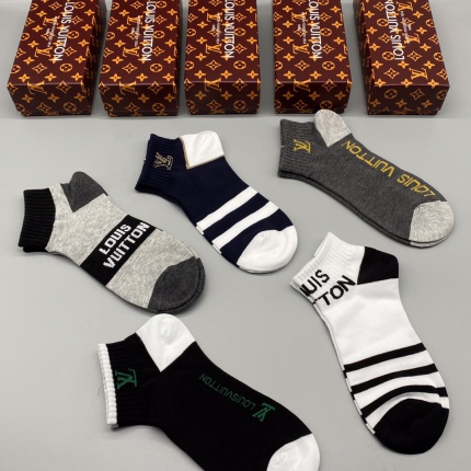 New Arrivals Louis Vuitton Socks A pack in 160908