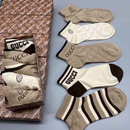 New Arrivals Gucci Socks A pack in 160923