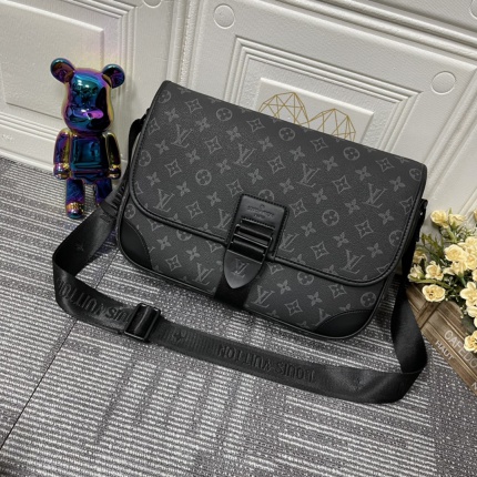 Louis Vuitton AAA+++ bags For Men in 161022