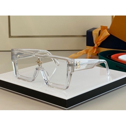 Louis Vuitton AAA Quality Sunglasses in 161418