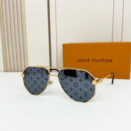 Louis Vuitton AAA Quality Sunglasses in 161478