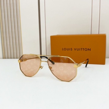 Louis Vuitton AAA Quality Sunglasses in 161480